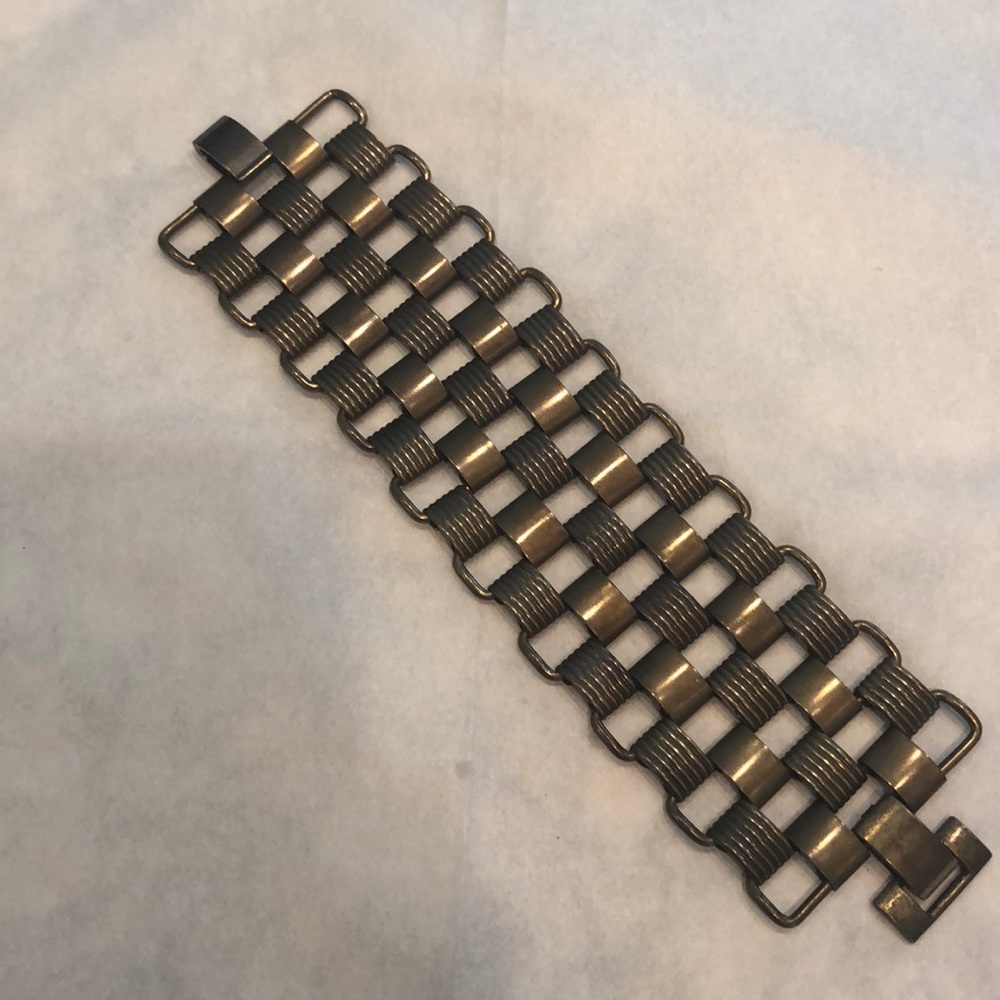 Plunder design bracelet